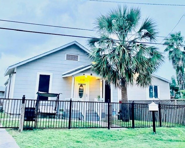 2119 63rd St, Galveston, TX 77551