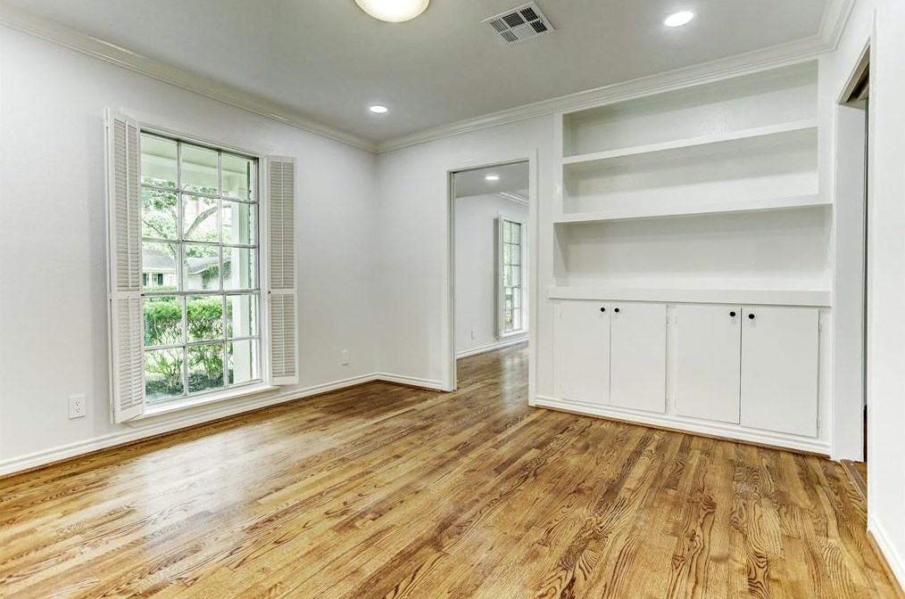 5429 Lincrest Ln, Houston TX  77056-6805 exterior