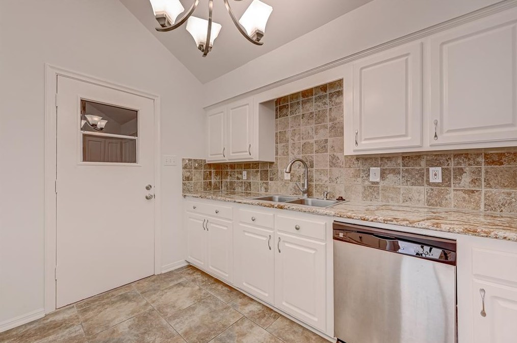 15006 Kimberley Ct, Houston TX 77079-5129 exterior