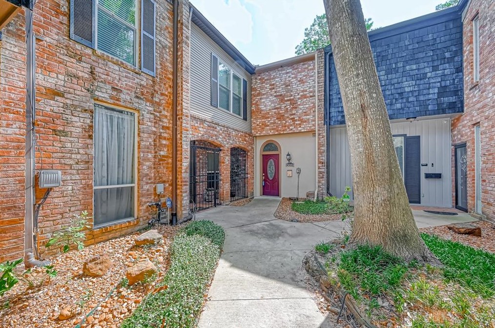 15006 Kimberley Ct, Houston, TX 77079-5105