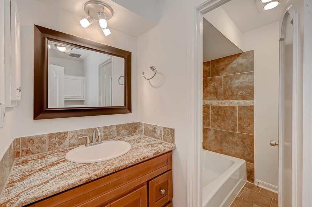 15006 Kimberley Ct, Houston TX 77079-5129 exterior