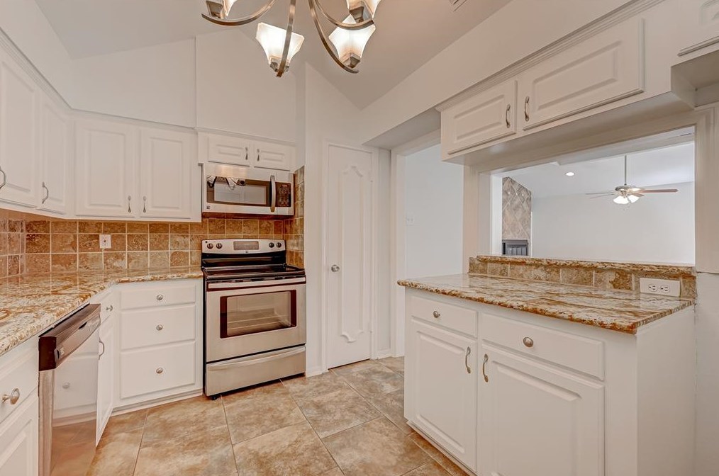 15006 Kimberley Ct, Houston TX 77079-5129 exterior