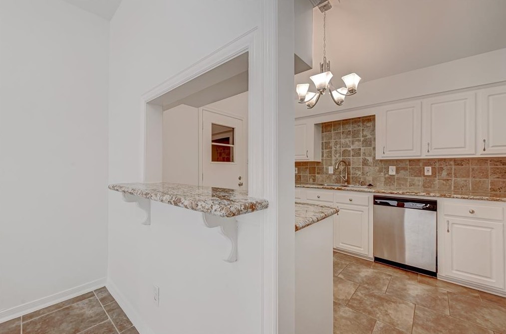 15006 Kimberley Ct, Houston TX 77079-5129 exterior