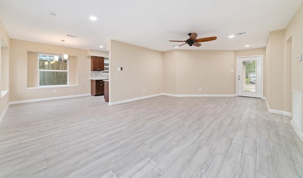 16715 Espinosa Dr, Houston TX  77083-2734 exterior