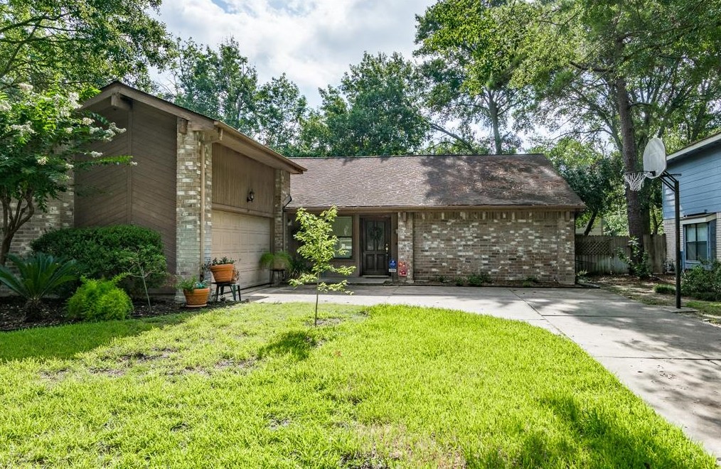 12806 Ravensong Dr, Cypress, TX 77429