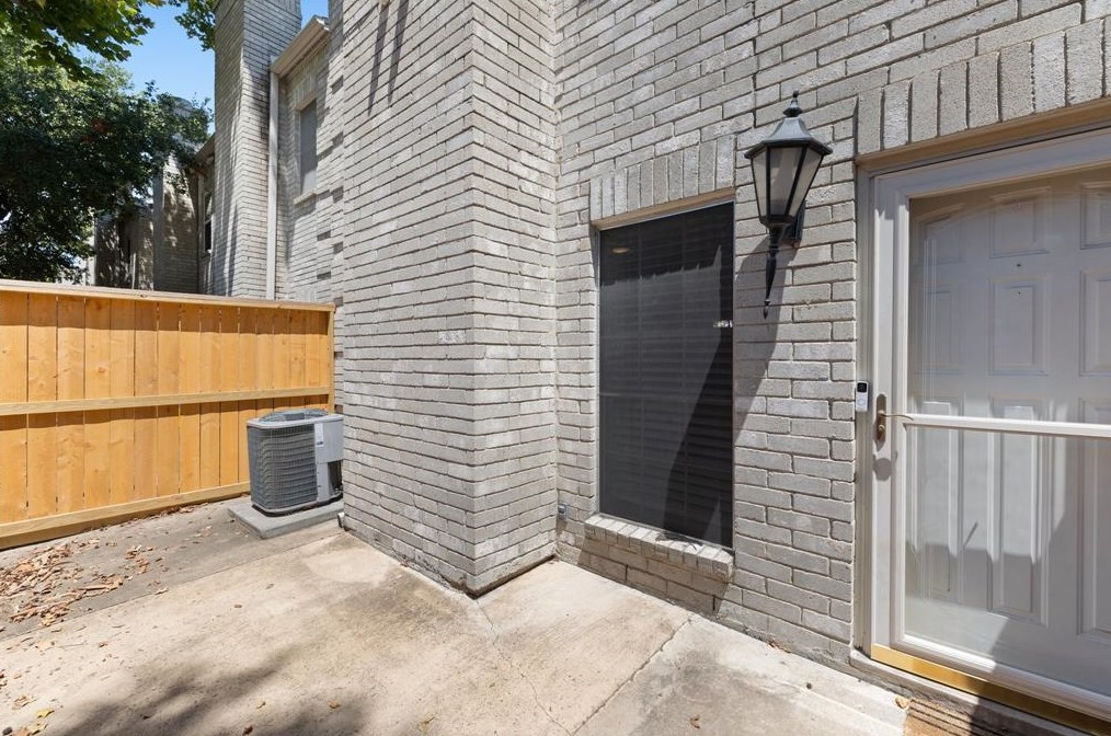 3780 Tanglewilde St #110, Houston, TX 77063