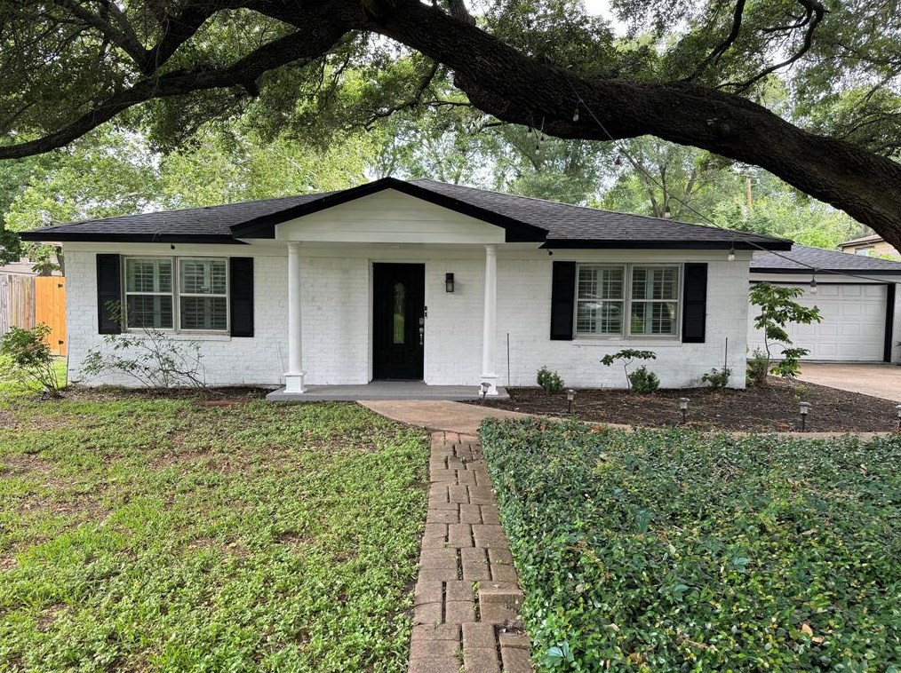 9102 Allegro St, Houston, TX 77080-5564