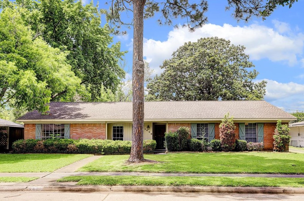 5438 Carew St, Houston, TX 77096