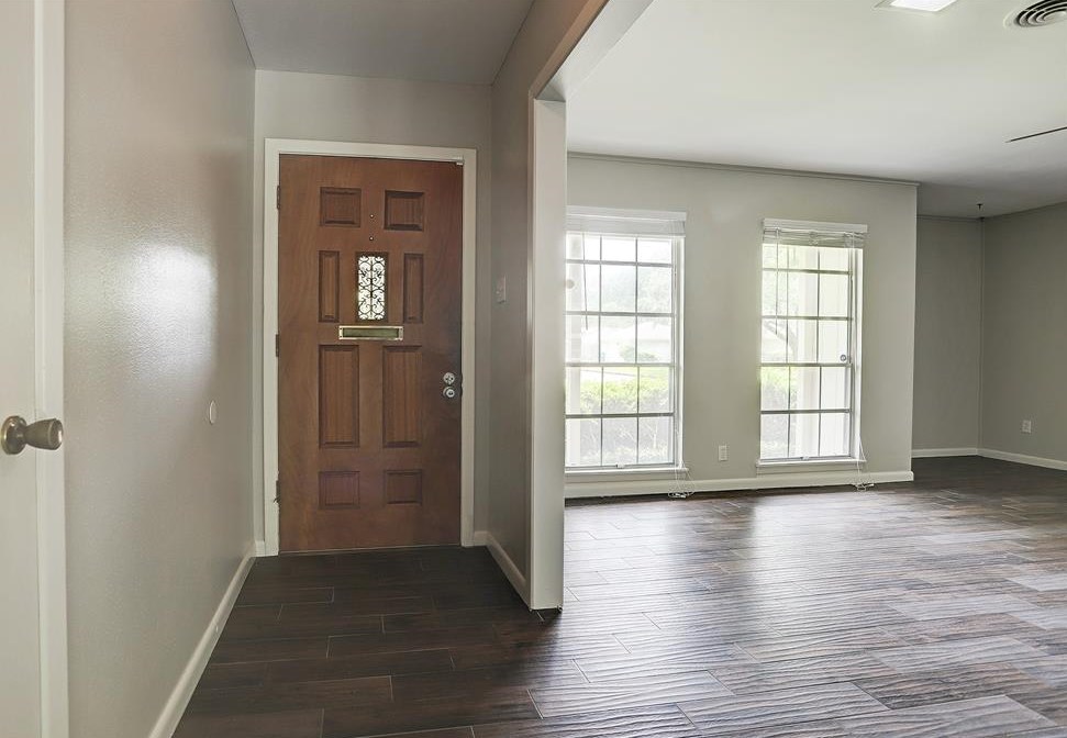 5438 Carew St, Houston TX  77096-1220 exterior