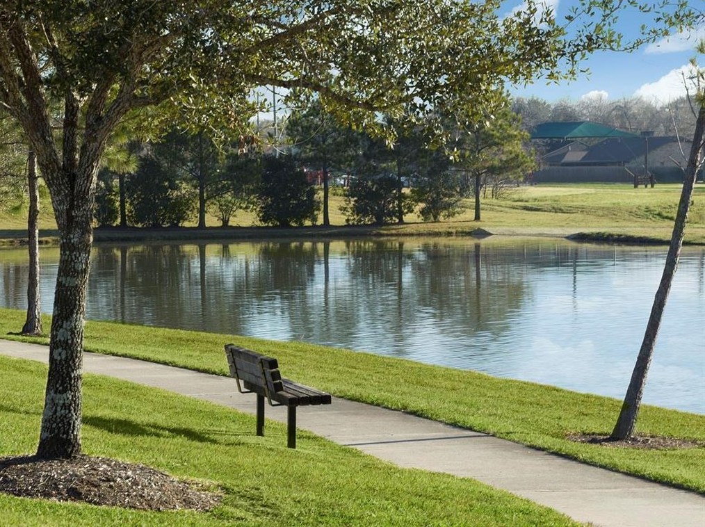 1919 Creekside Park Dr, Houston TX  77089-4903 exterior