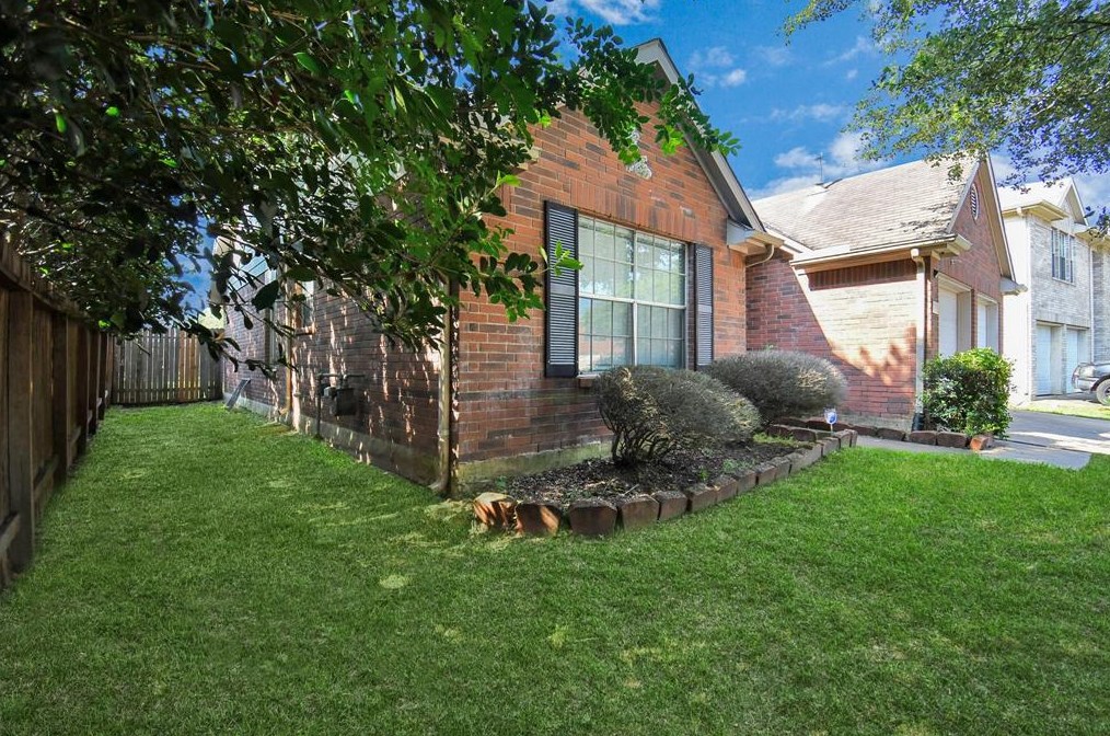 3339 Bent Spg Ct, Katy TX  77449-8160 exterior