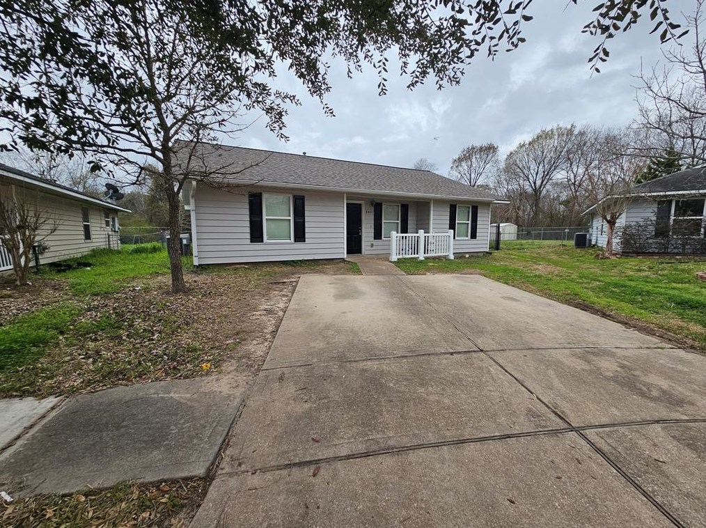 3471 Angel Ln, Houston, TX 77045