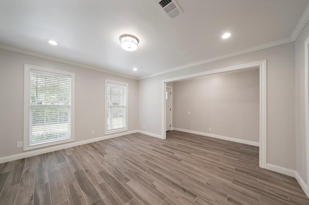 10311 Londonderry Dr, Houston TX  77043-3338 exterior