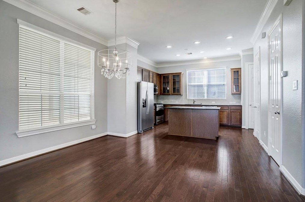 3125 Clearview Cir, Houston, TX 77025-5921