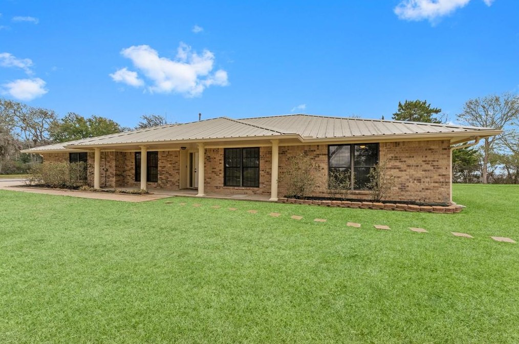 5124 Kendall Rd, Baytown, TX 77523-9346