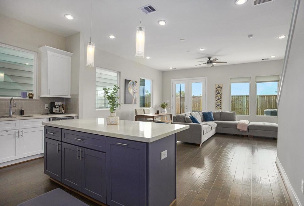 5518 Rosslyn Rd, Houston TX  77091 exterior