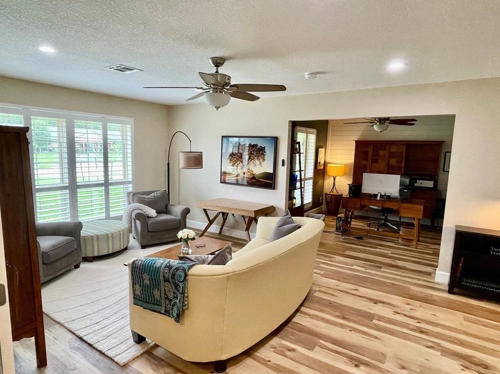 103 Hyacinth St, Richwood, TX 77566-4613