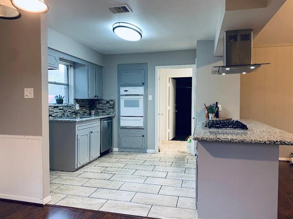 10414 Sageberry Dr, Houston TX  77089-2102 exterior