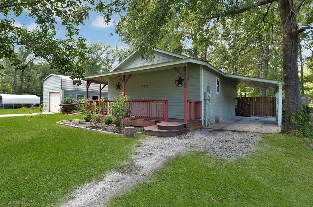 160 Belize Dr, Pointblank, TX 77364