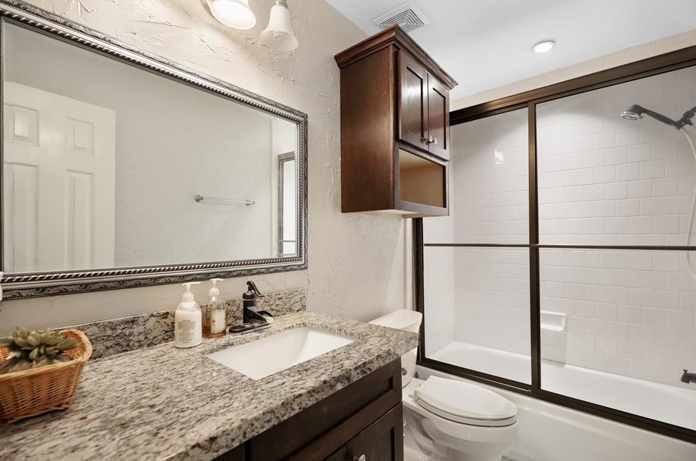 16918 Blue Mist Cir, Sugar Land TX  77498-4816 exterior