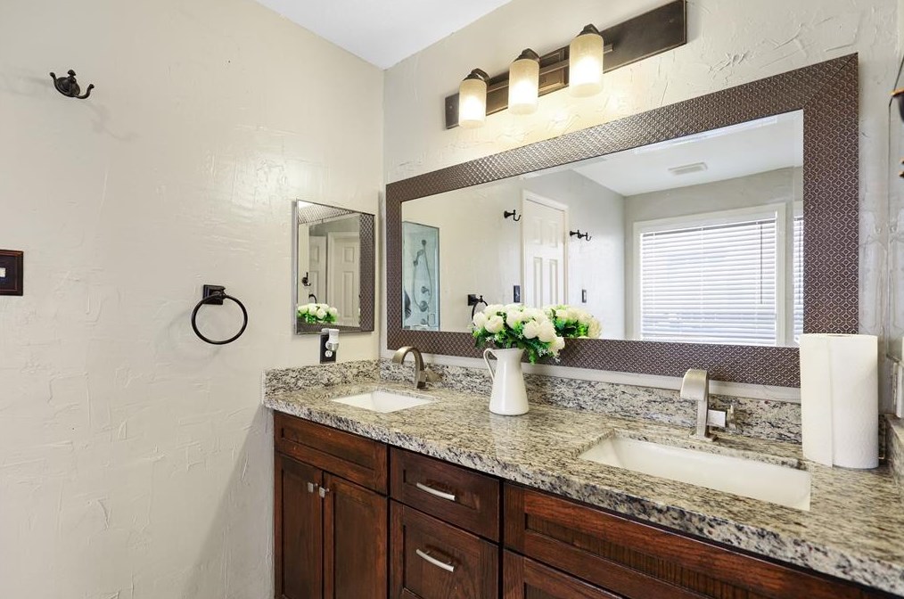 16918 Blue Mist Cir, Sugar Land TX  77498-4816 exterior