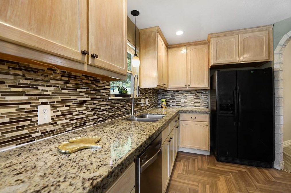 16918 Blue Mist Cir, Sugar Land TX  77498-4816 exterior