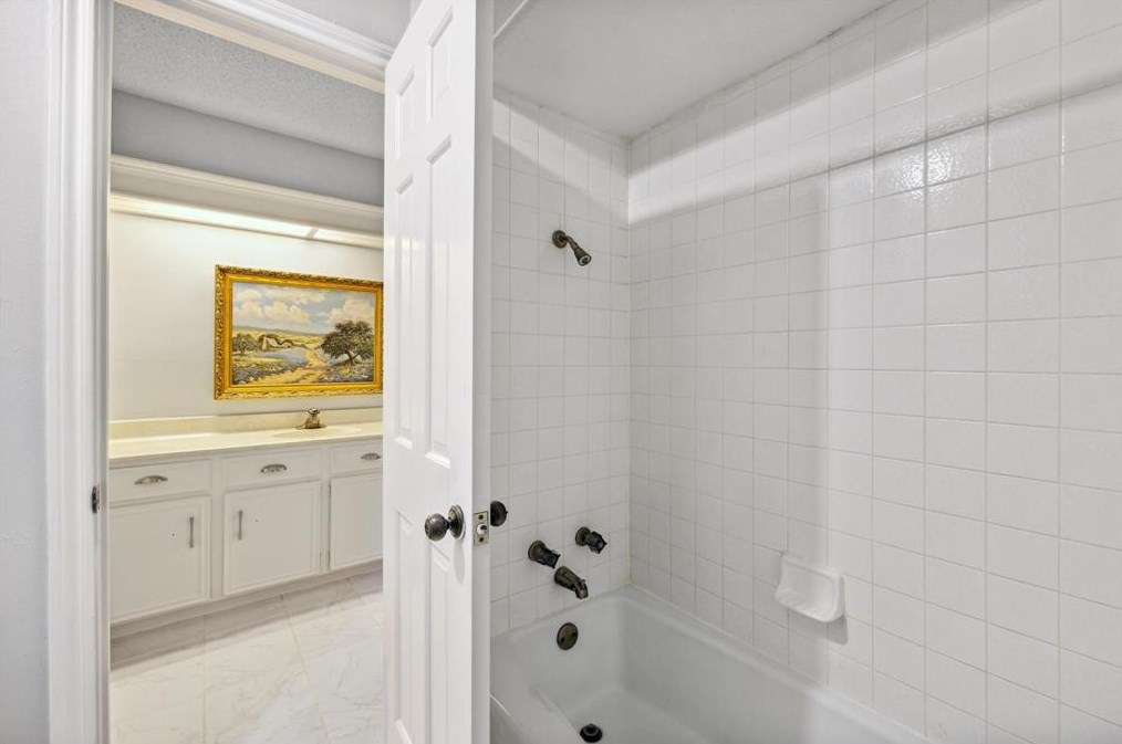 5430 Havenwoods Dr, Houston TX 77066-2522 exterior