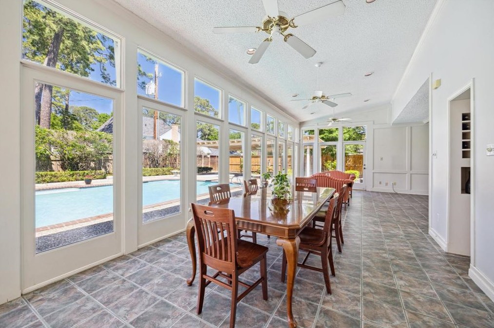 5430 Havenwoods Dr, Houston TX 77066-2522 exterior