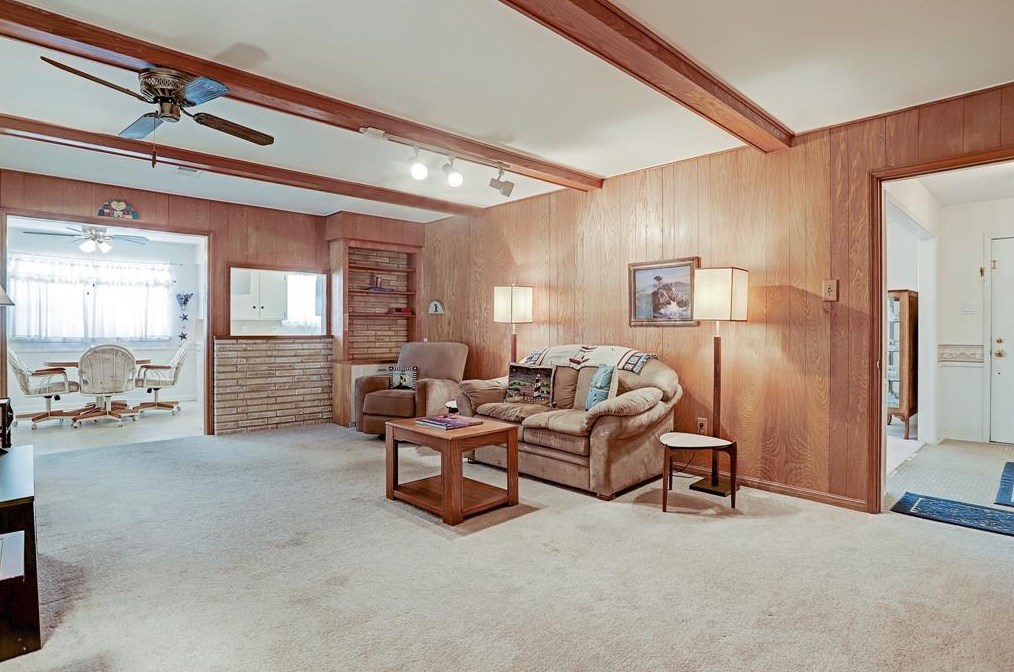 5615 Yarwell Dr, Houston TX  77096-3921 exterior