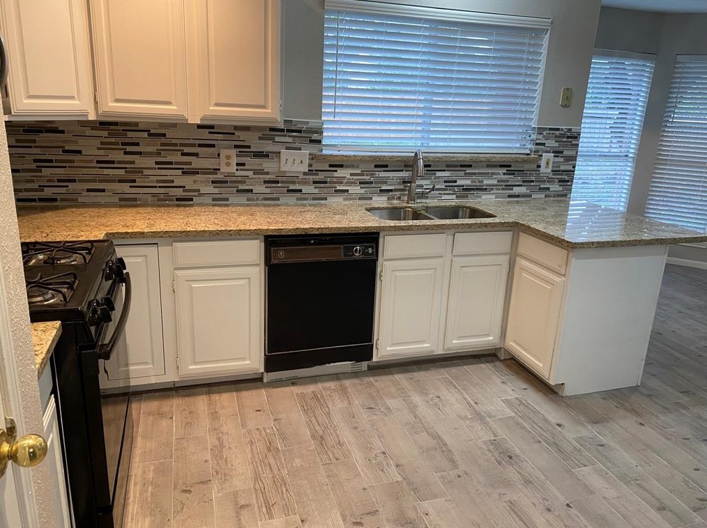 14418 Oak Chase Dr, Houston TX  77062-2038 exterior
