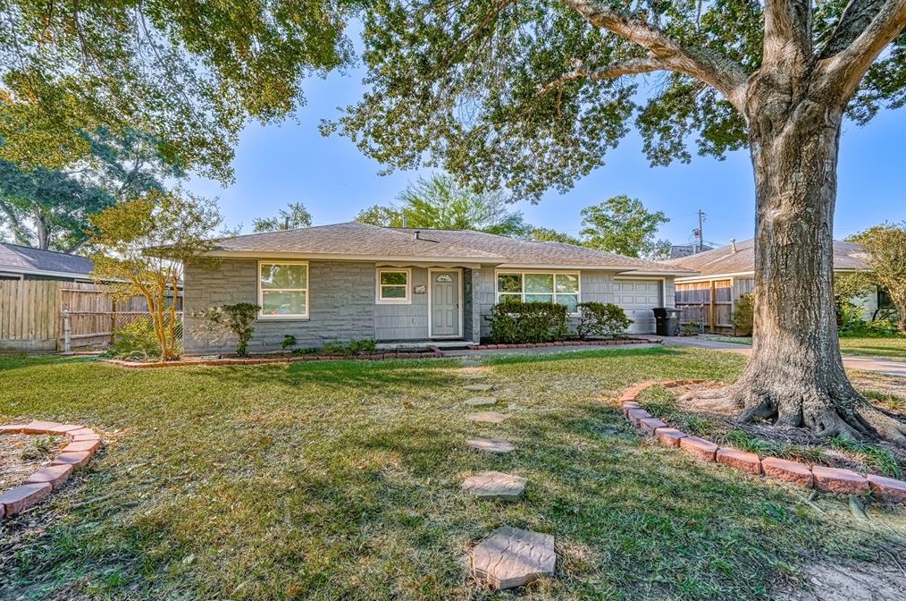 5805 Indigo St, Houston, TX 77074-7731