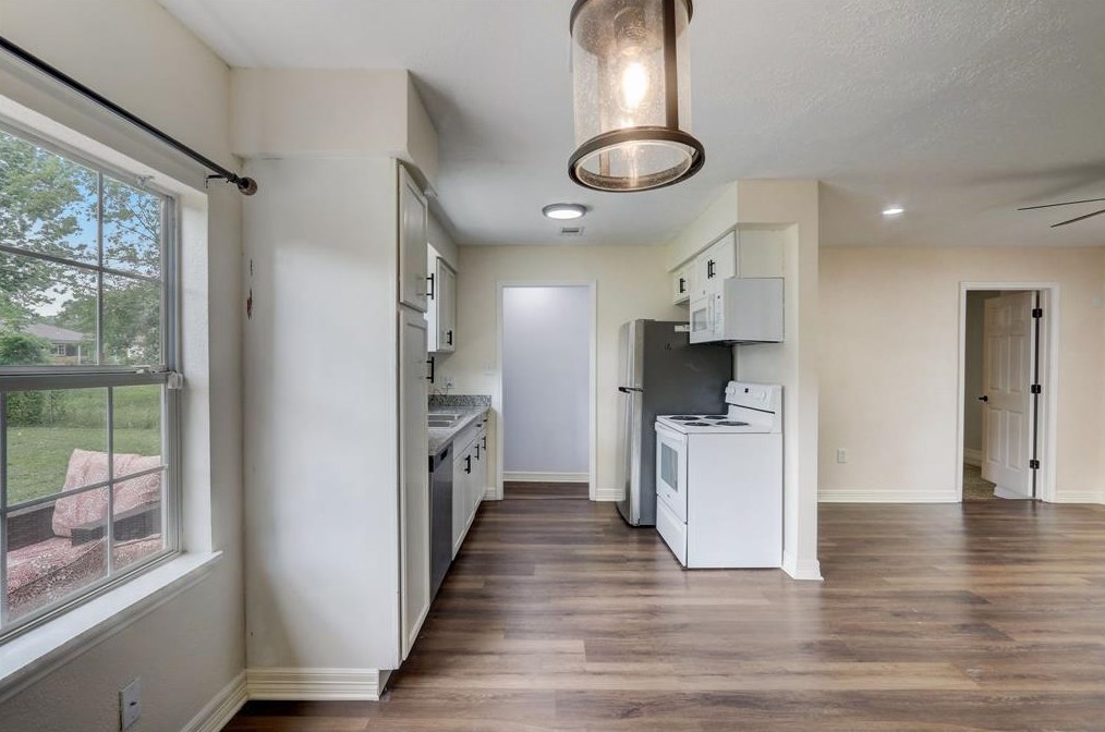 10413 Wolbrook, Houston TX  77016-3207 exterior