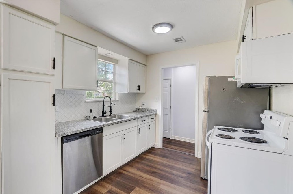 10413 Wolbrook, Houston TX  77016-3207 exterior