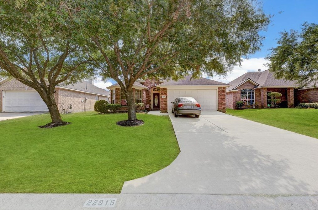 22915 Bank Shade Ct, Tomball, TX 77375