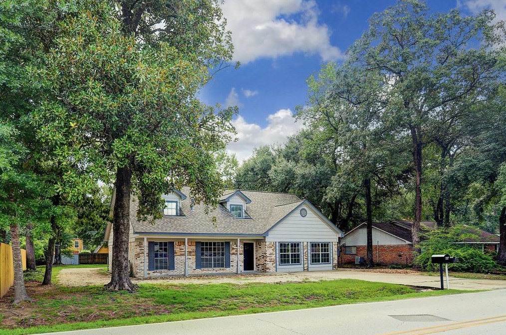 25302 Oakhurst Dr, Spring TX  77386-1425 exterior