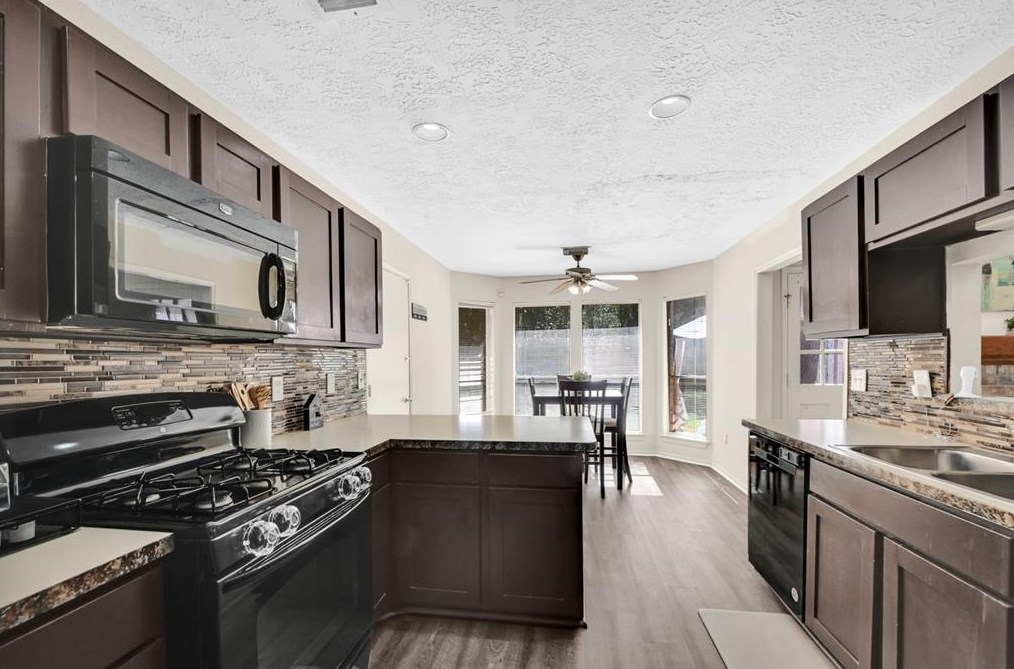 14615 Oak Chase Dr, Houston TX  77062-2212 exterior