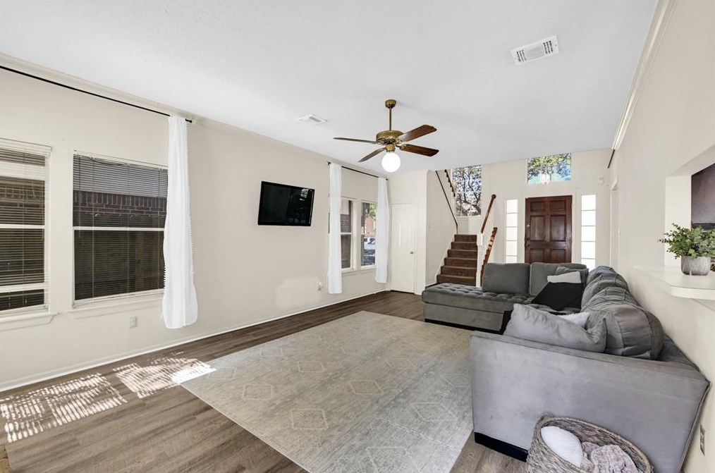 14615 Oak Chase Dr, Houston TX  77062-2212 exterior