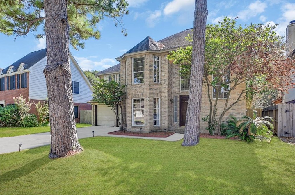 14615 Oak Chase Dr, Houston, TX 77062-2212