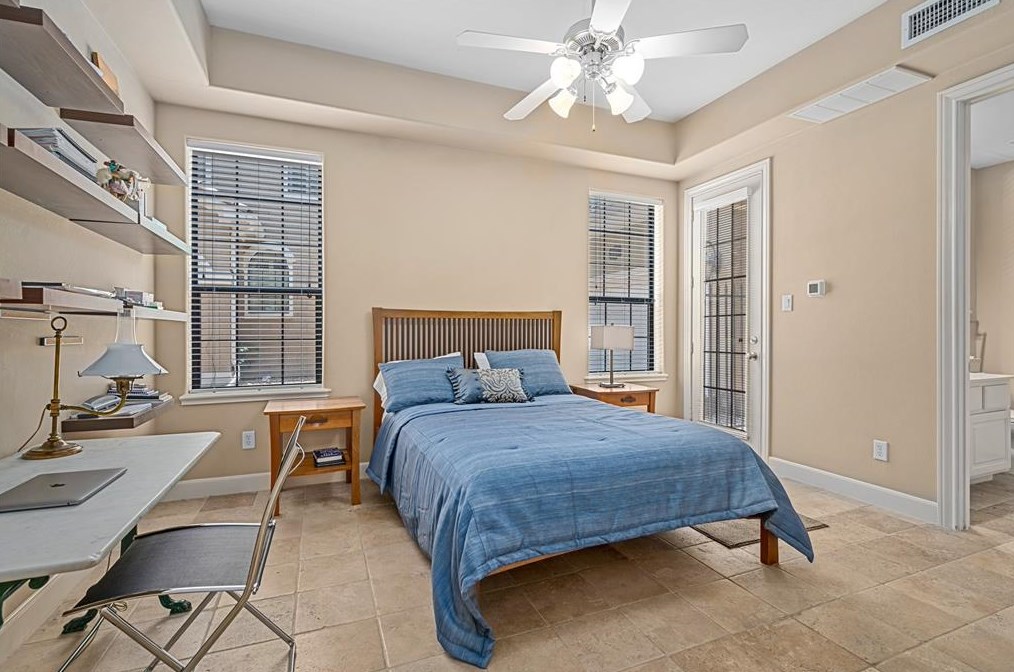 1017 Gross St, Houston TX  77019-3711 exterior