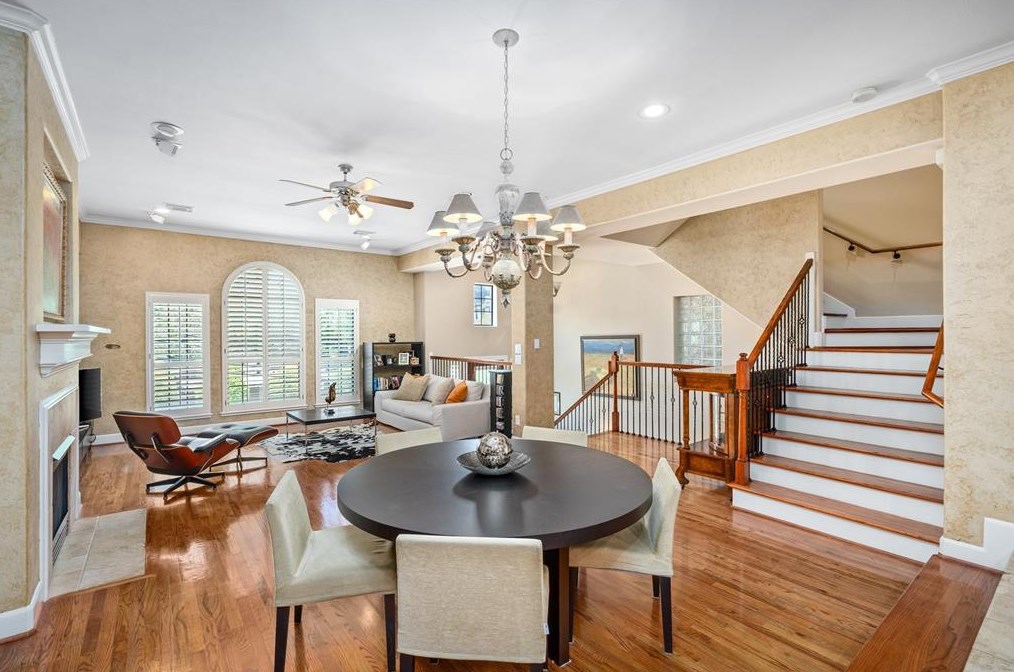 1017 Gross St, Houston, TX 77019-3711