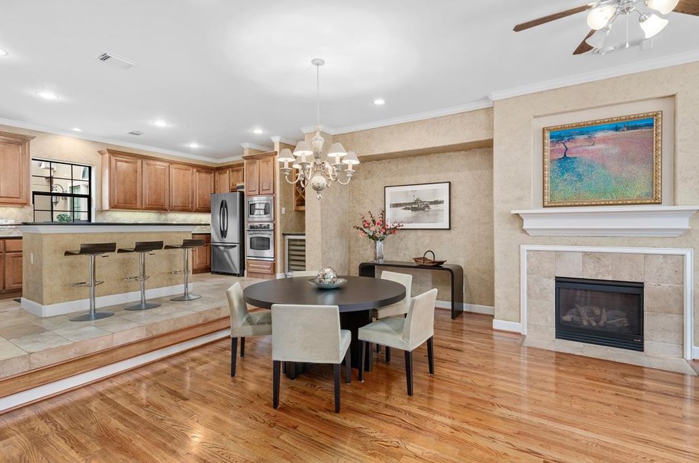 1017 Gross St, Houston TX  77019-3711 exterior