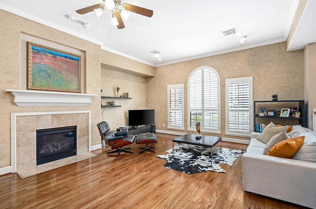 1017 Gross St, Houston TX  77019-3711 exterior