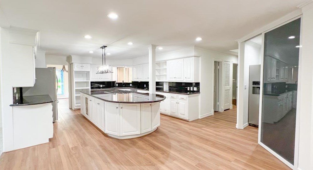 372 Robbins Dr, Houston, TX 77024