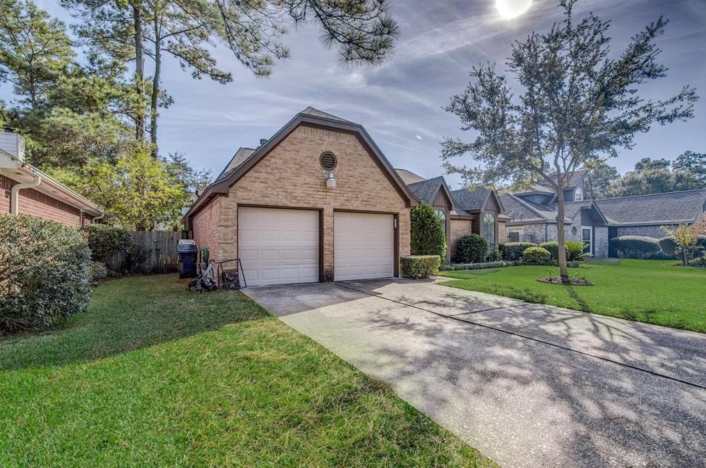 6819 White Tail Dr, Spring TX  77379-4172 exterior