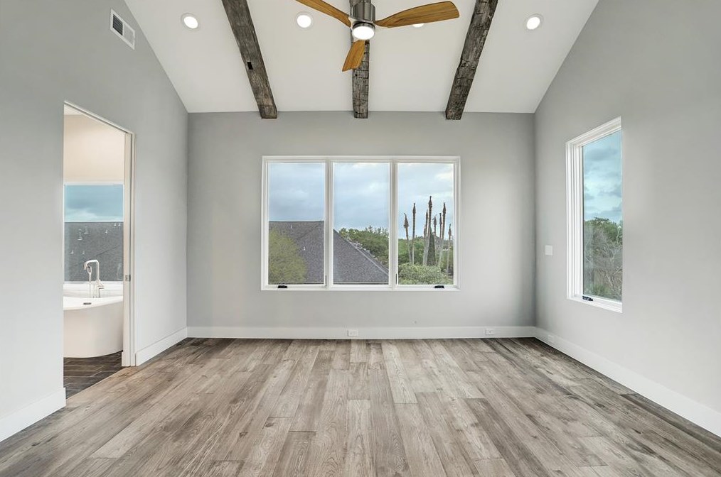 2432 Nantucket, Houston TX  77057-1906 exterior