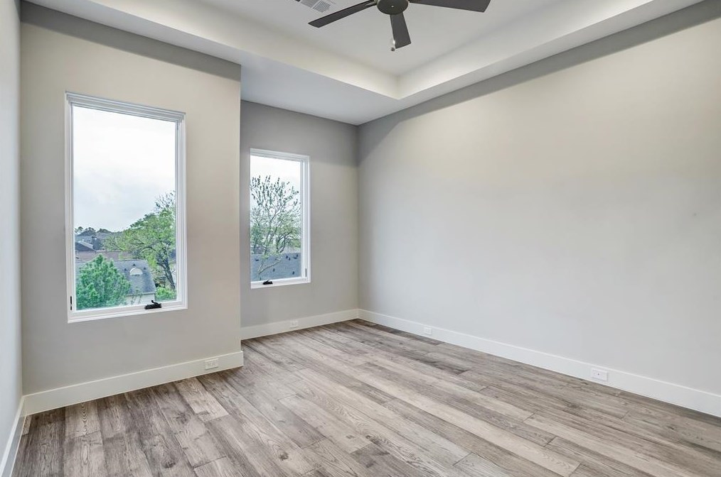 2432 Nantucket, Houston TX  77057-1906 exterior