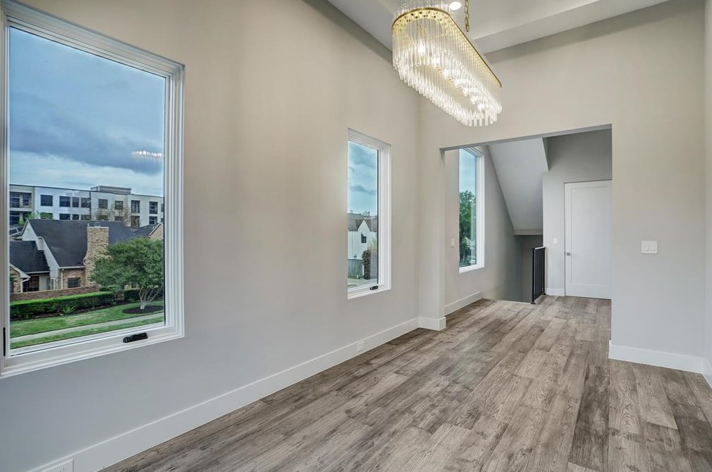 2432 Nantucket, Houston TX  77057-1906 exterior