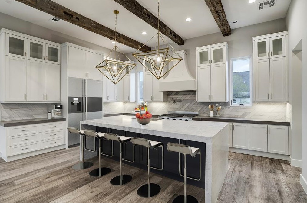 2432 Nantucket, Houston TX  77057-1906 exterior