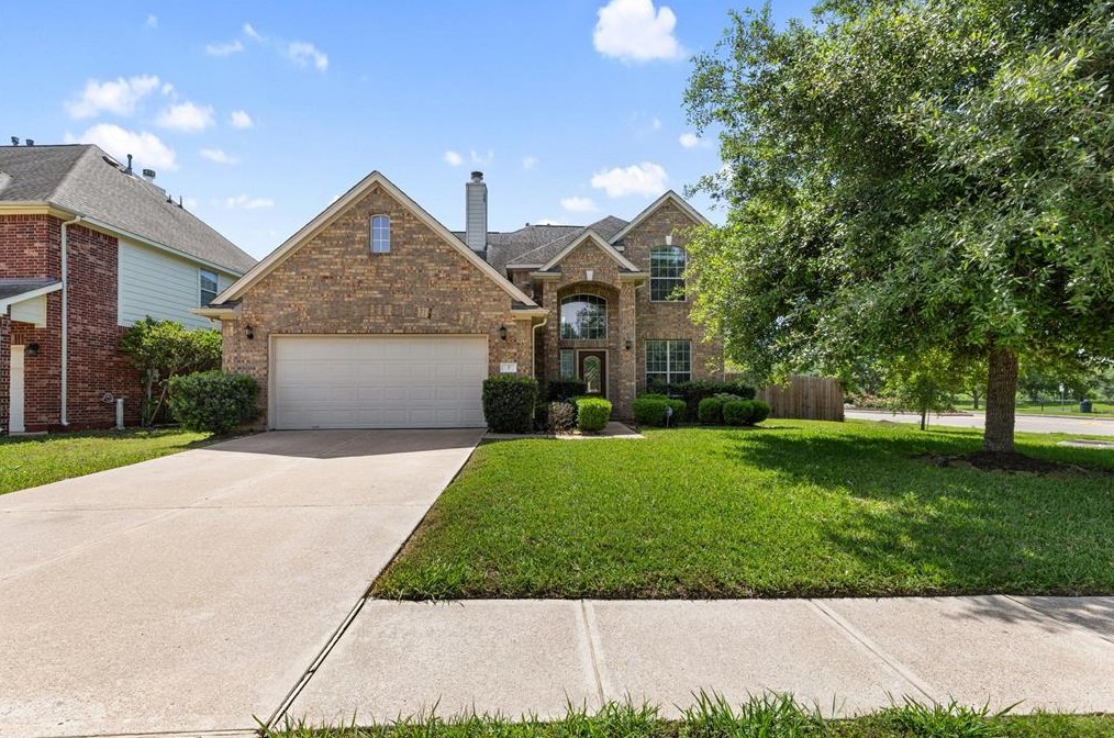 2 Atascadero Dr, Manvel, TX 77578