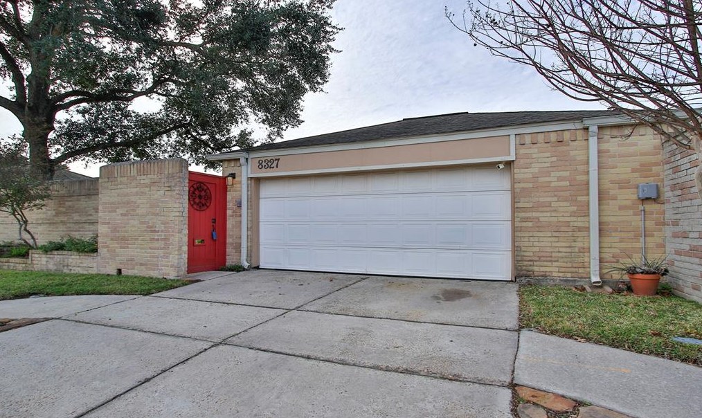 8327 Wind Willow Dr, Houston, TX 77040